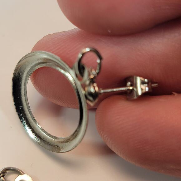 Vintage Silver-Tone Hoop Earrings – Elegant Circular Design for Timeless Appeal - Picture 10 of 10